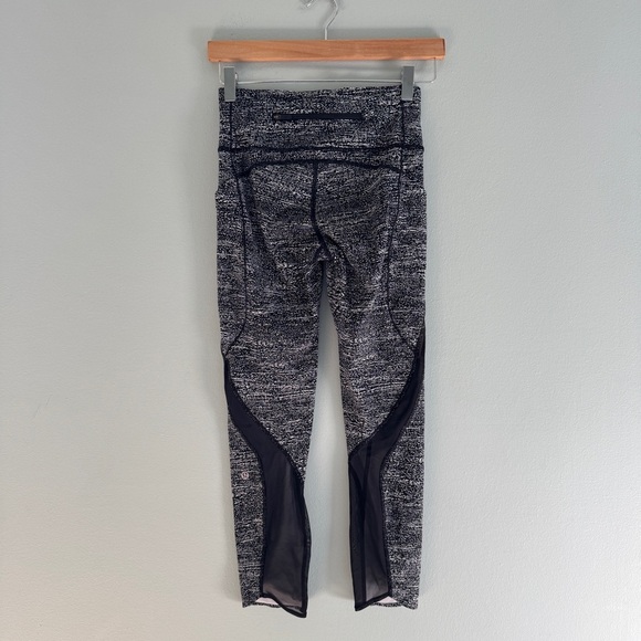 Lululemon Pace Perfect Legging - Picture 8 of 12